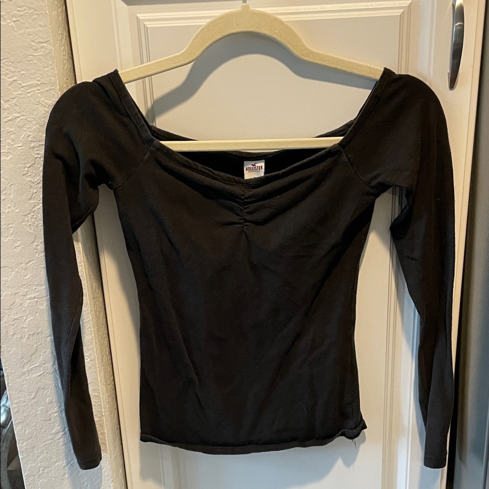 Hollister Black Off-Shoulder Long Sleeve Top